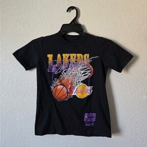 Mitchell & Ness Black Lakers Basketball Tee